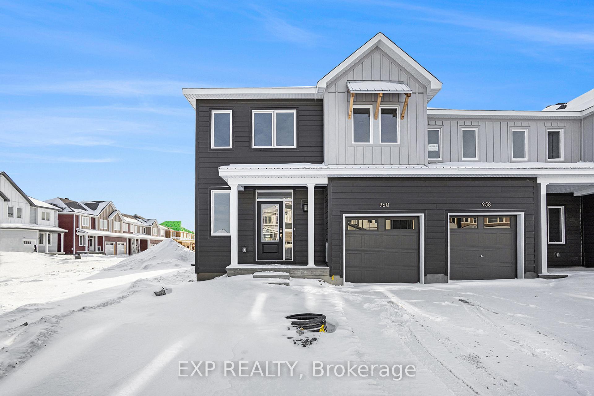 Photo 1 of 960 Seagrave Lane, Ottawa, Btwn Franktown Rd. & Fallowfield Rd. — HOMEH