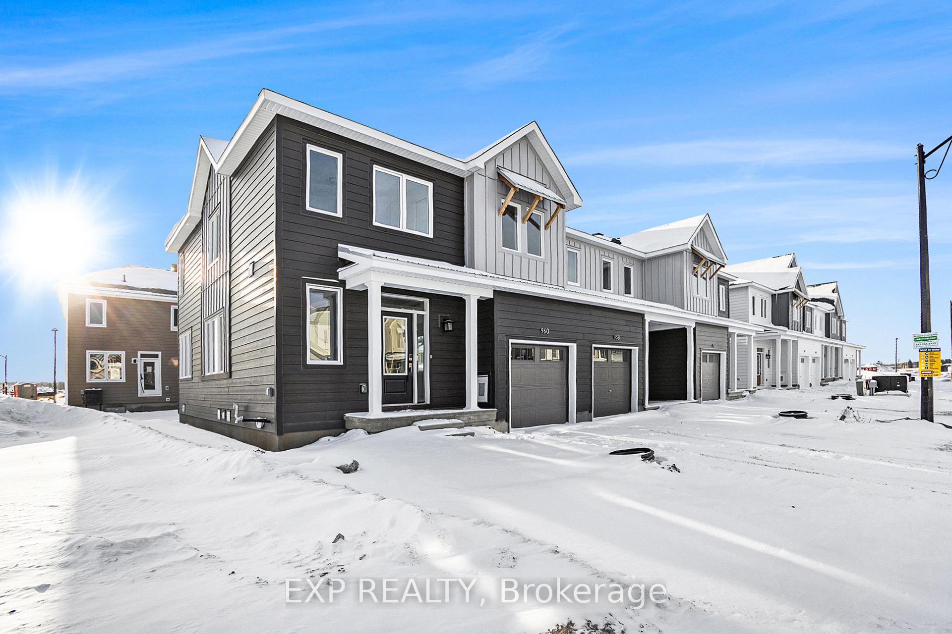 Photo 3 of 960 Seagrave Lane, Ottawa, Btwn Franktown Rd. & Fallowfield Rd. — HOMEH