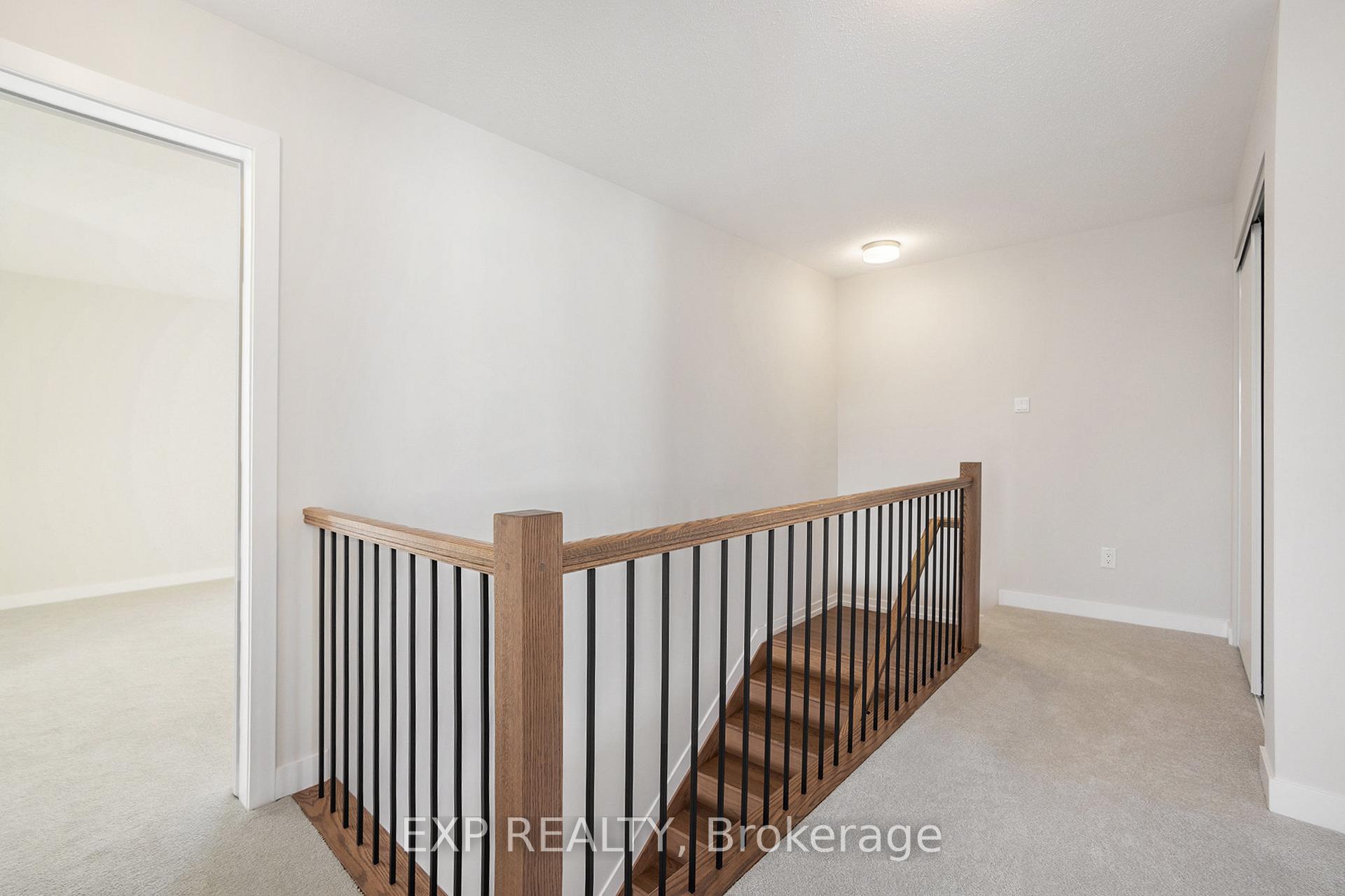 Photo 12 of 960 Seagrave Lane, Ottawa, Btwn Franktown Rd. & Fallowfield Rd. — HOMEH