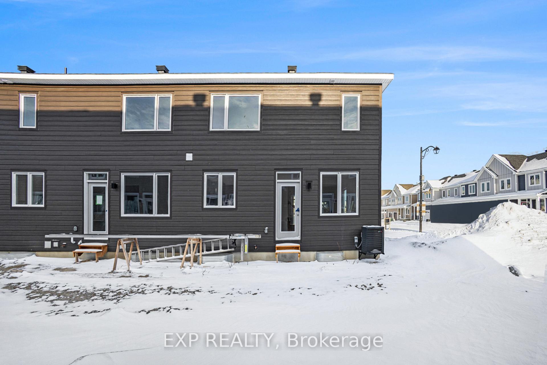 Photo 28 of 960 Seagrave Lane, Ottawa, Btwn Franktown Rd. & Fallowfield Rd. — HOMEH
