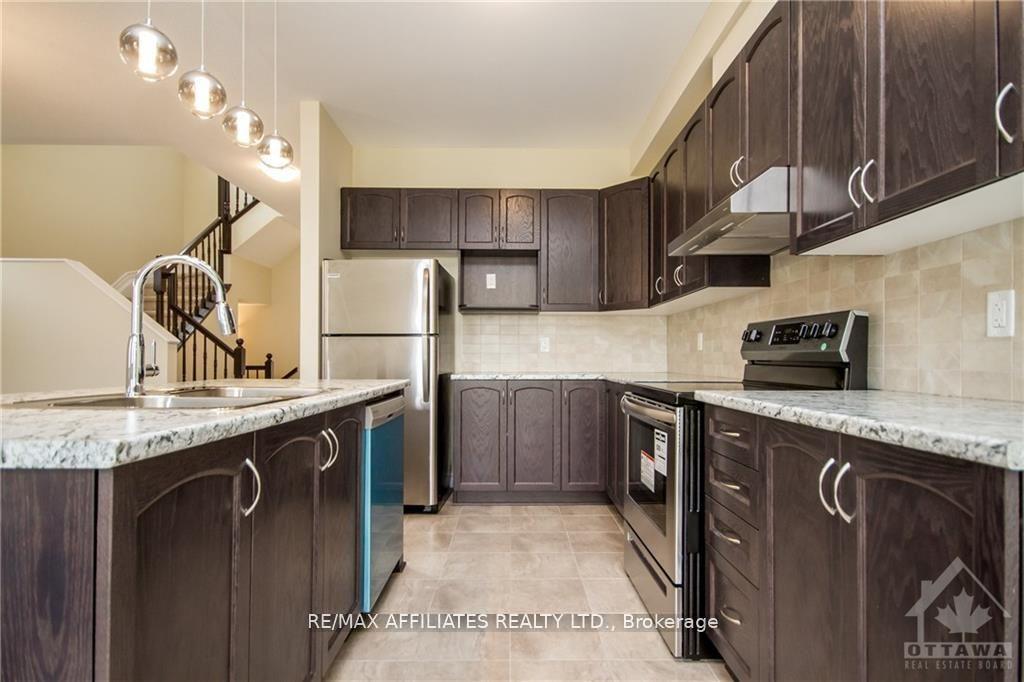 Photo 9 of 190 Bandelier Way, Ottawa, Stittsville (North) — HOMEH