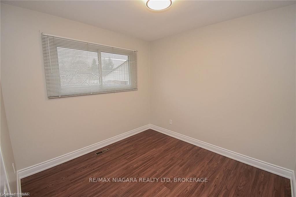 Photo 7 of 629A Scott Street, St. Catharines, Bunting/Linwell — HOMEH