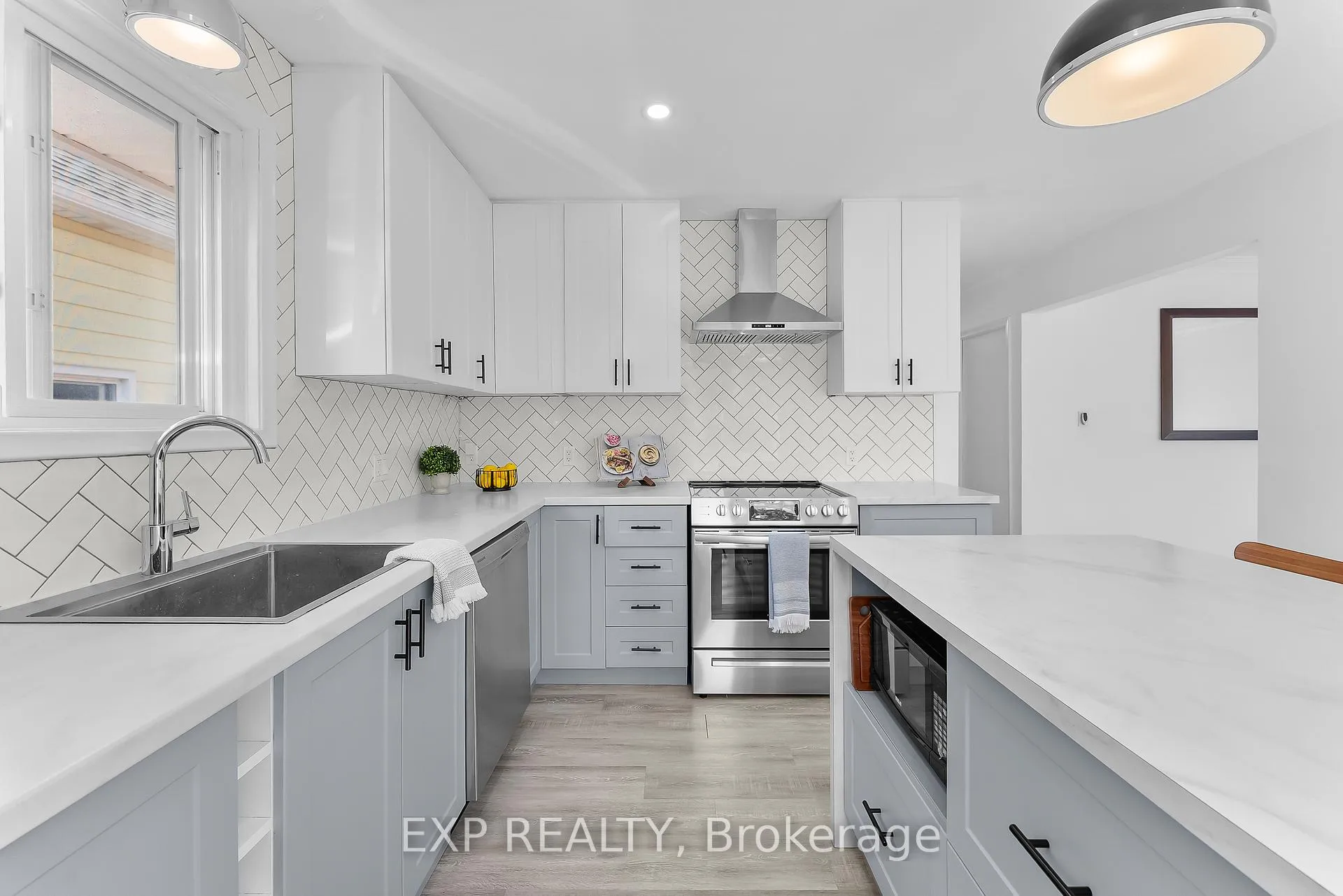 Photo 3 of 19 Moote Street, St. Catharines, Fairview — HOMEH