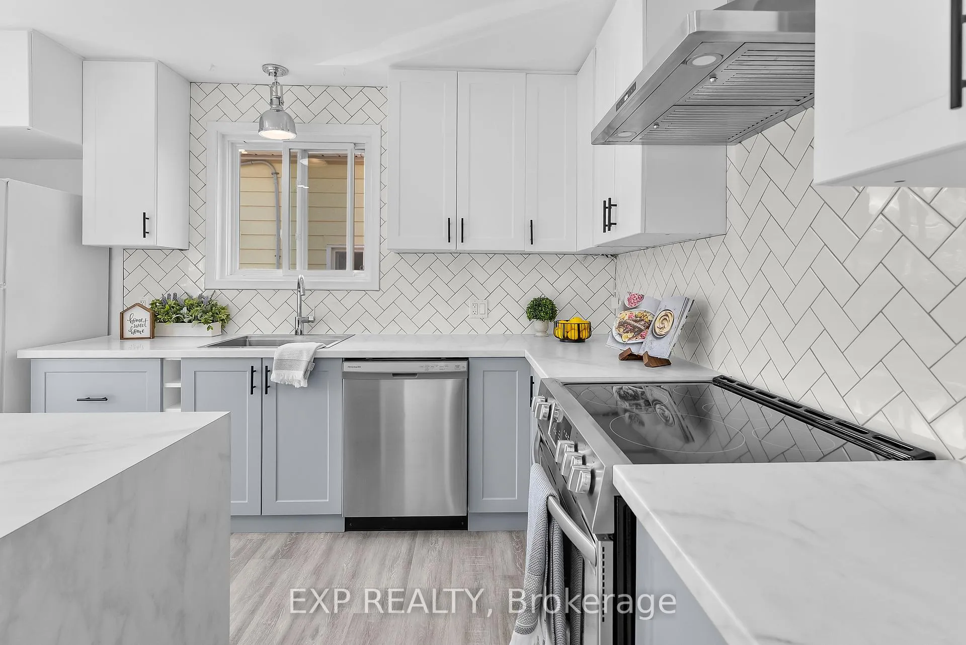 Photo 4 of 19 Moote Street, St. Catharines, Fairview — HOMEH