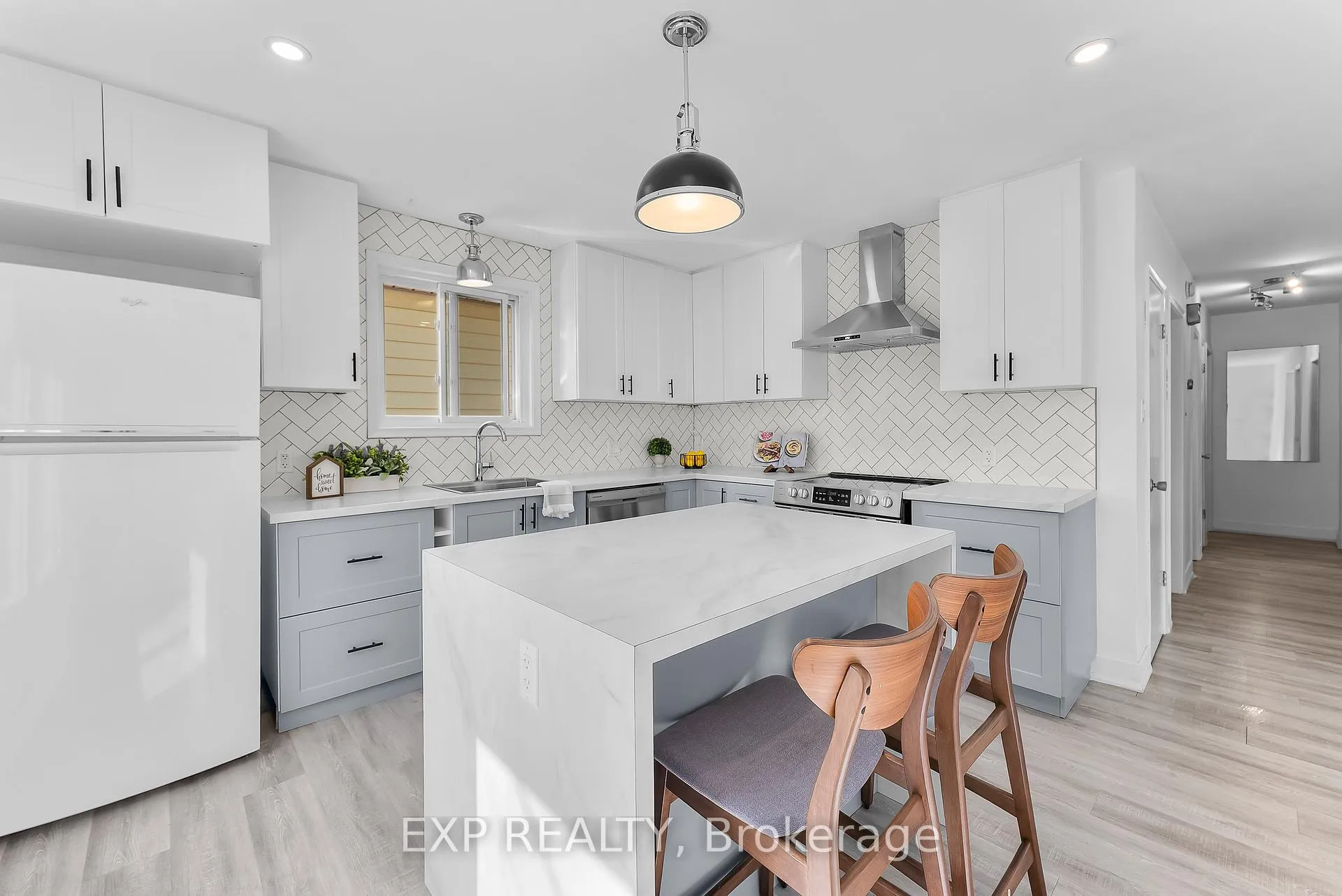 Photo 5 of 19 Moote Street, St. Catharines, Fairview — HOMEH