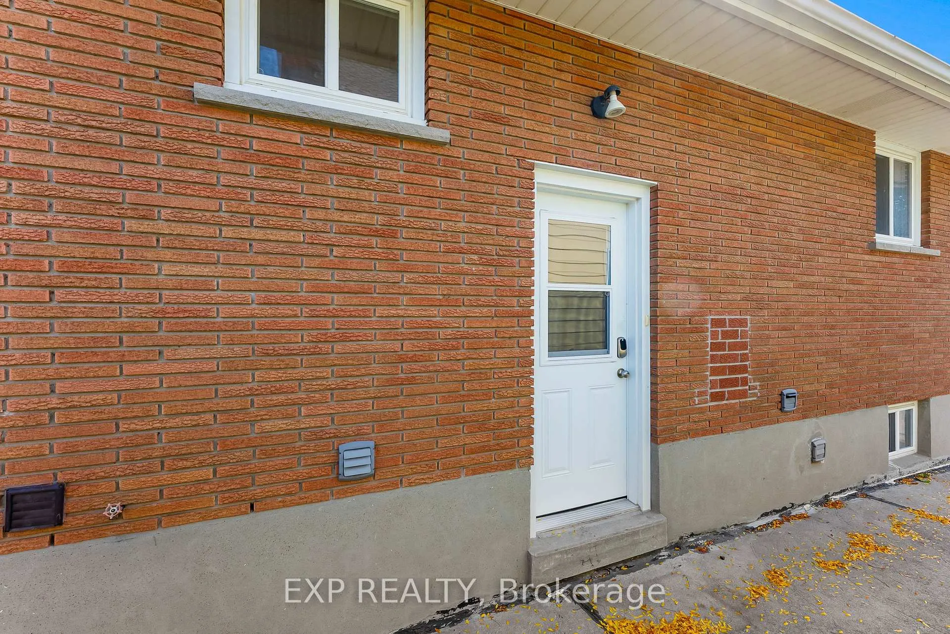 Photo 18 of 19 Moote Street, St. Catharines, Fairview — HOMEH