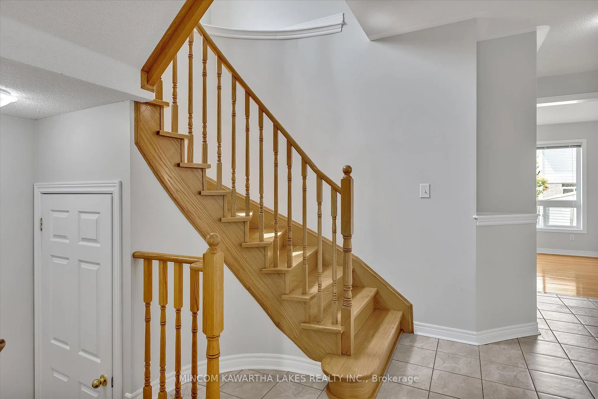 Photo 6 of 1403 Mcauliffe Lane, Peterborough, Ashburnham Ward 4 — HOMEH