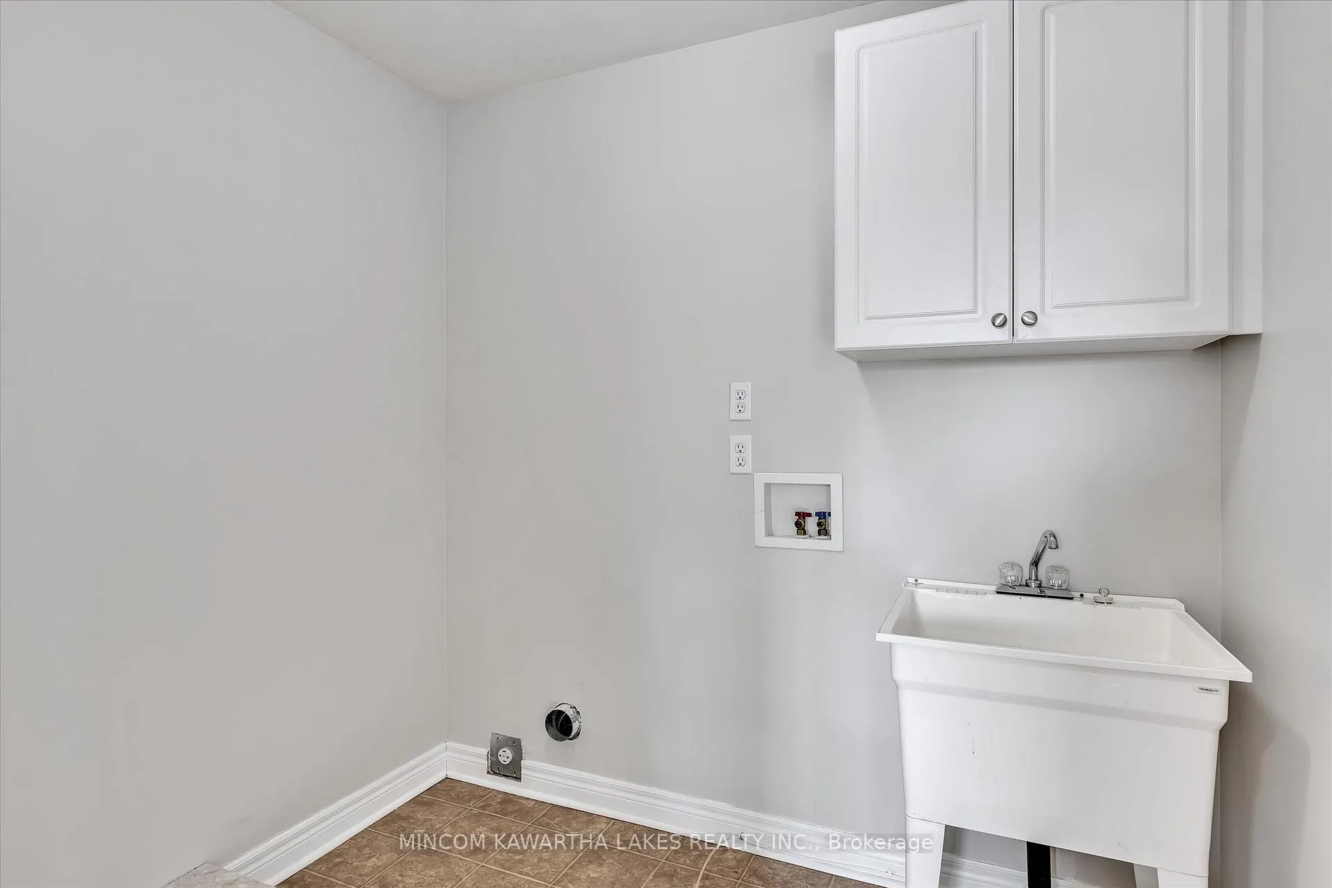 Photo 35 of 1403 Mcauliffe Lane, Peterborough, Ashburnham Ward 4 — HOMEH