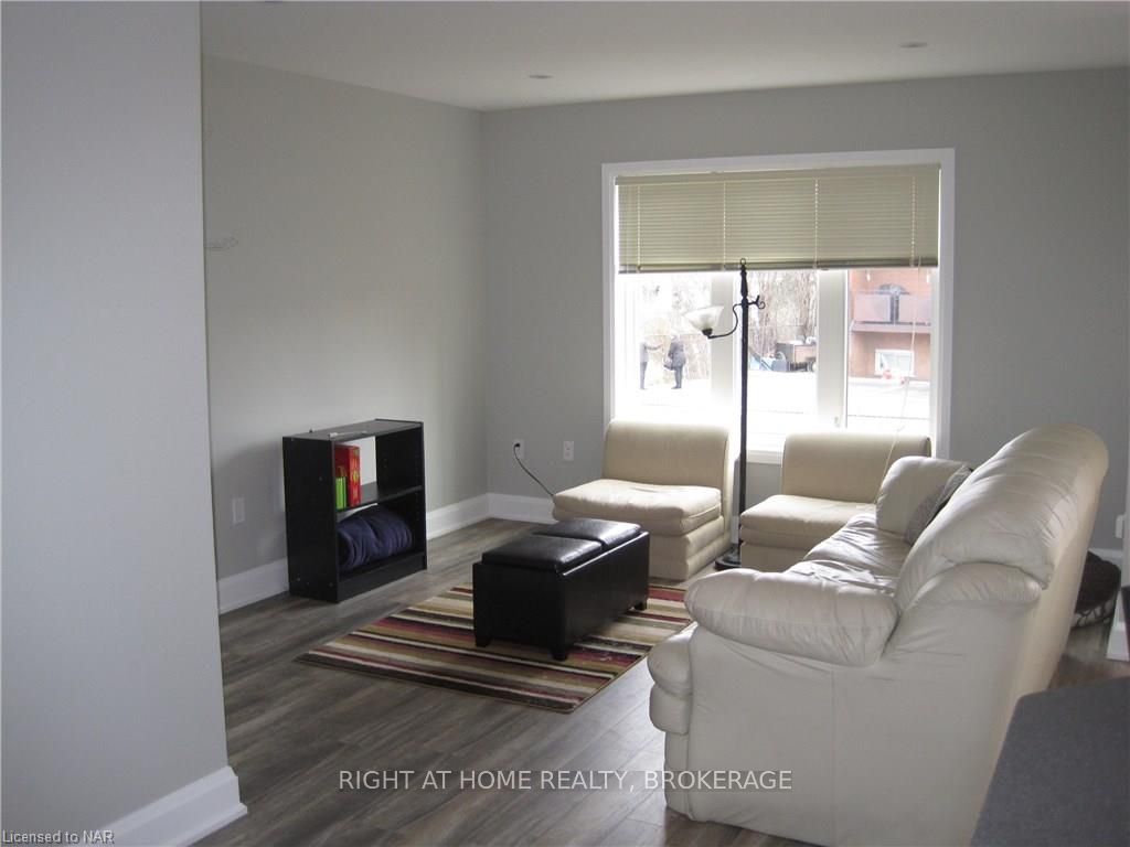 Photo 4 of 55 Leeper Street, St. Catharines, Western Hill — HOMEH