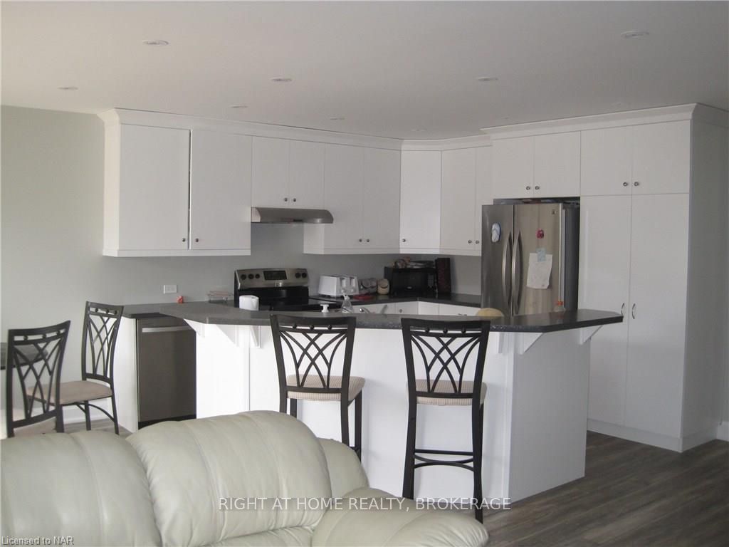 Photo 6 of 55 Leeper Street, St. Catharines, Western Hill — HOMEH