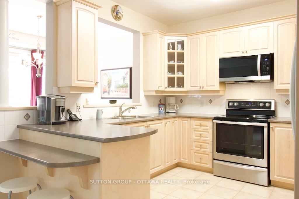 Photo 9 of 18 Sirocco Crescent, Ottawa, Stittsville (North) — HOMEH