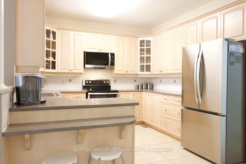 Photo 10 of 18 Sirocco Crescent, Ottawa, Stittsville (North) — HOMEH