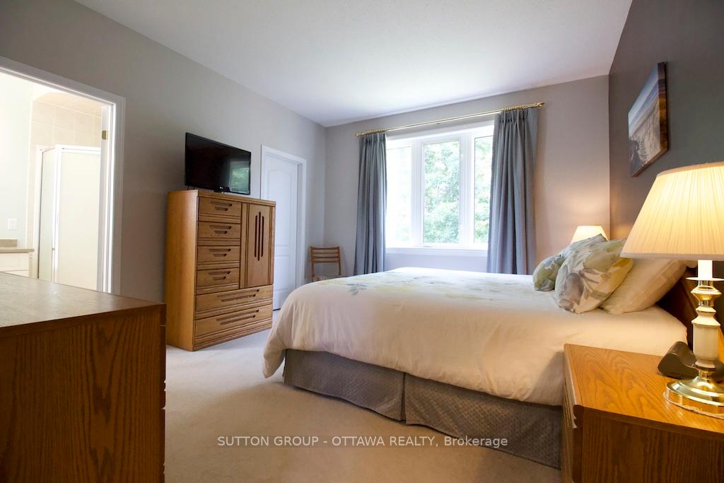 Photo 14 of 18 Sirocco Crescent, Ottawa, Stittsville (North) — HOMEH