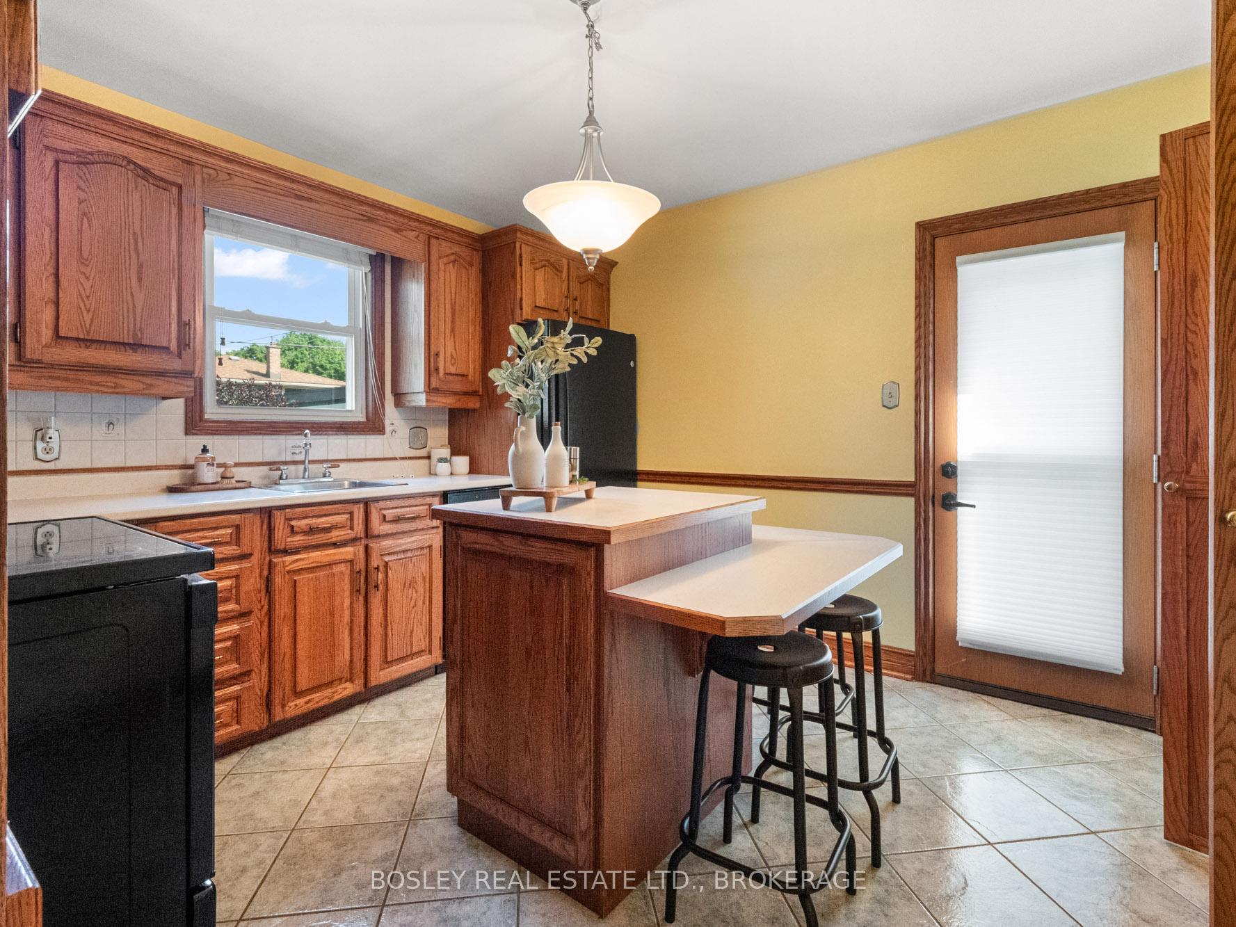 Photo 9 of 10 Cameron Road, St. Catharines, E. Chester — HOMEH