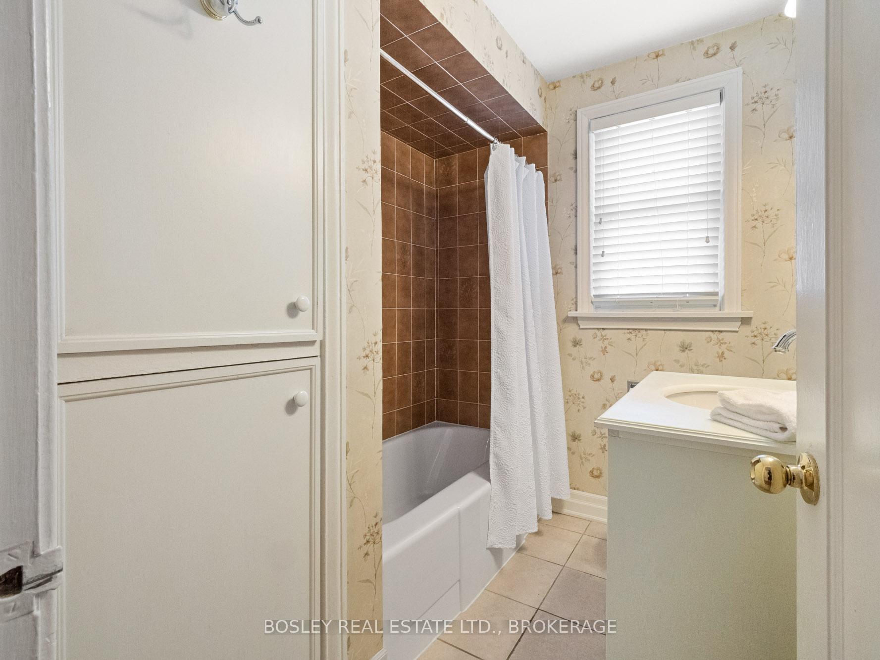 Photo 17 of 10 Cameron Road, St. Catharines, E. Chester — HOMEH