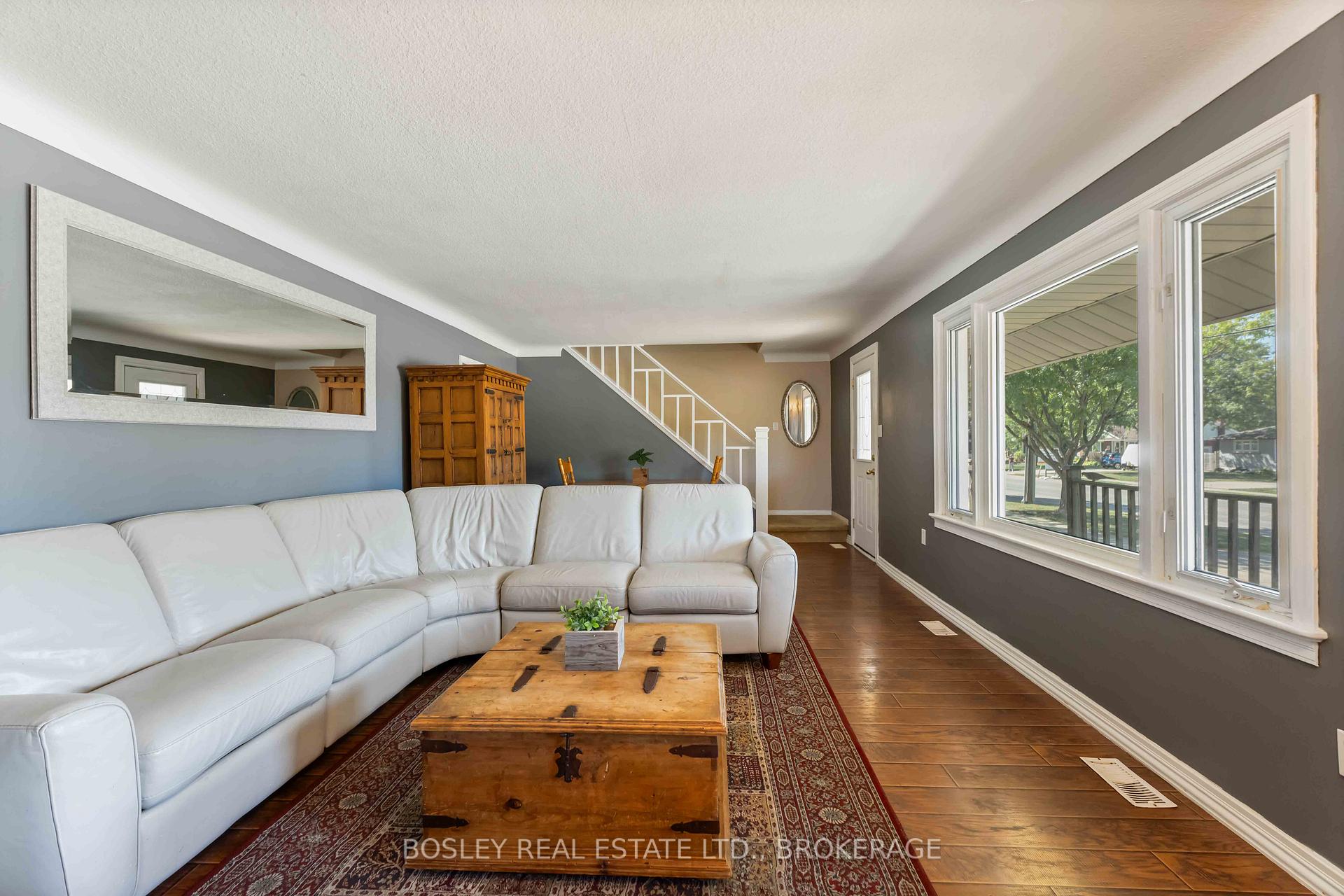 Photo 7 of 301 Pelham Road, St. Catharines, Rykert/Vansickle — HOMEH