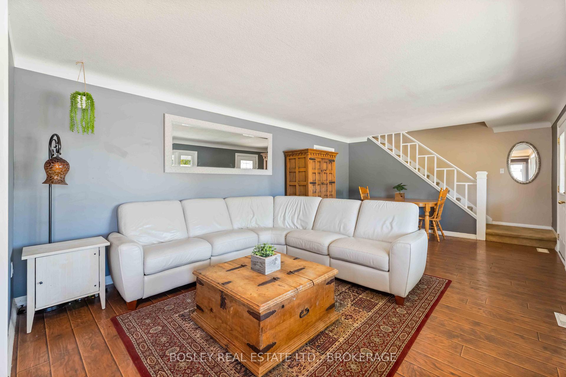 Photo 8 of 301 Pelham Road, St. Catharines, Rykert/Vansickle — HOMEH