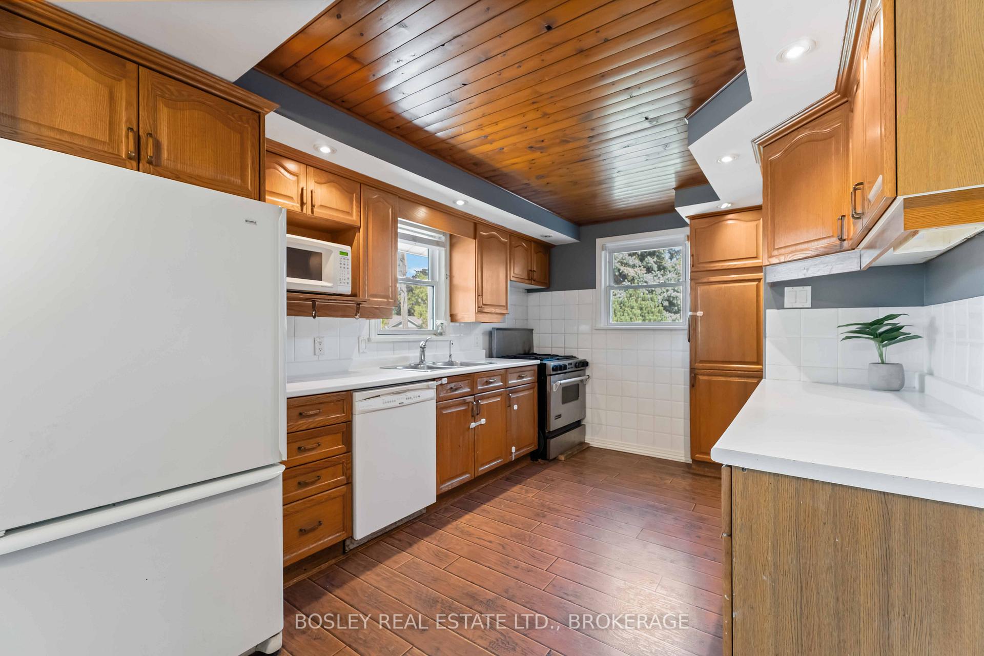 Photo 12 of 301 Pelham Road, St. Catharines, Rykert/Vansickle — HOMEH
