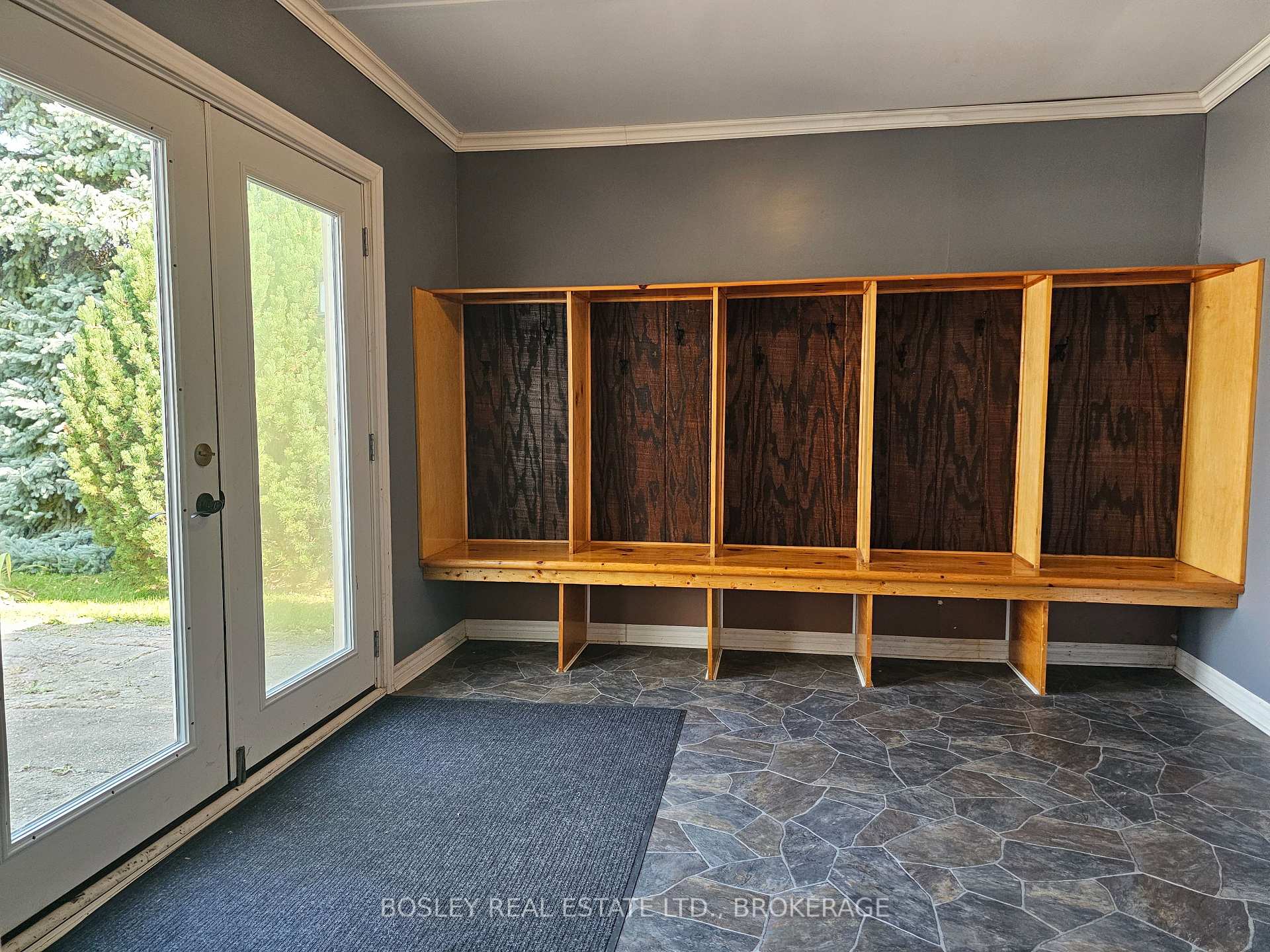 Photo 23 of 301 Pelham Road, St. Catharines, Rykert/Vansickle — HOMEH