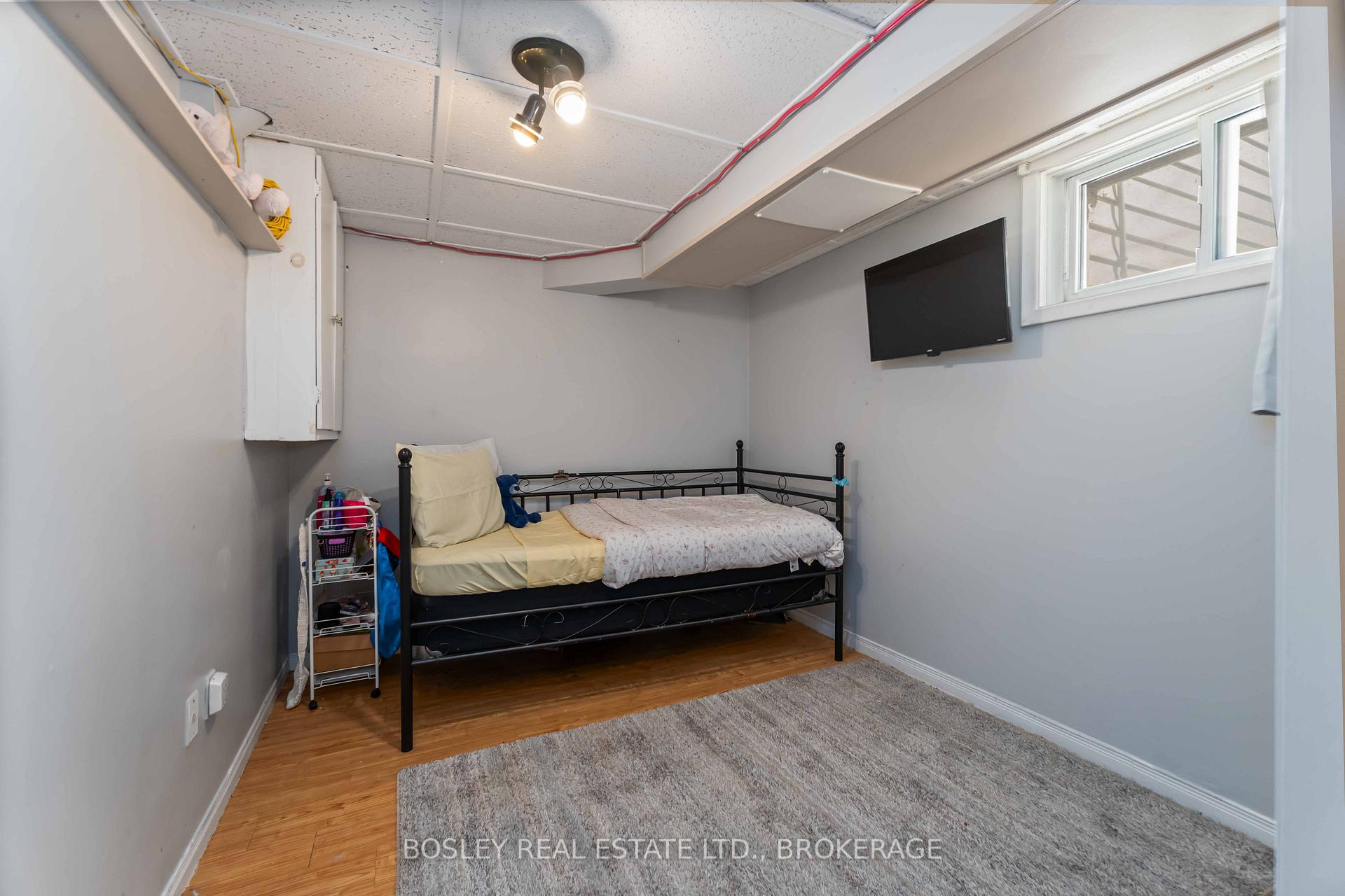 Photo 30 of 301 Pelham Road, St. Catharines, Rykert/Vansickle — HOMEH