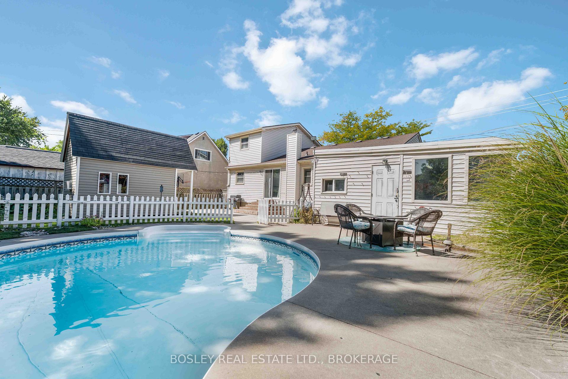 Photo 38 of 301 Pelham Road, St. Catharines, Rykert/Vansickle — HOMEH