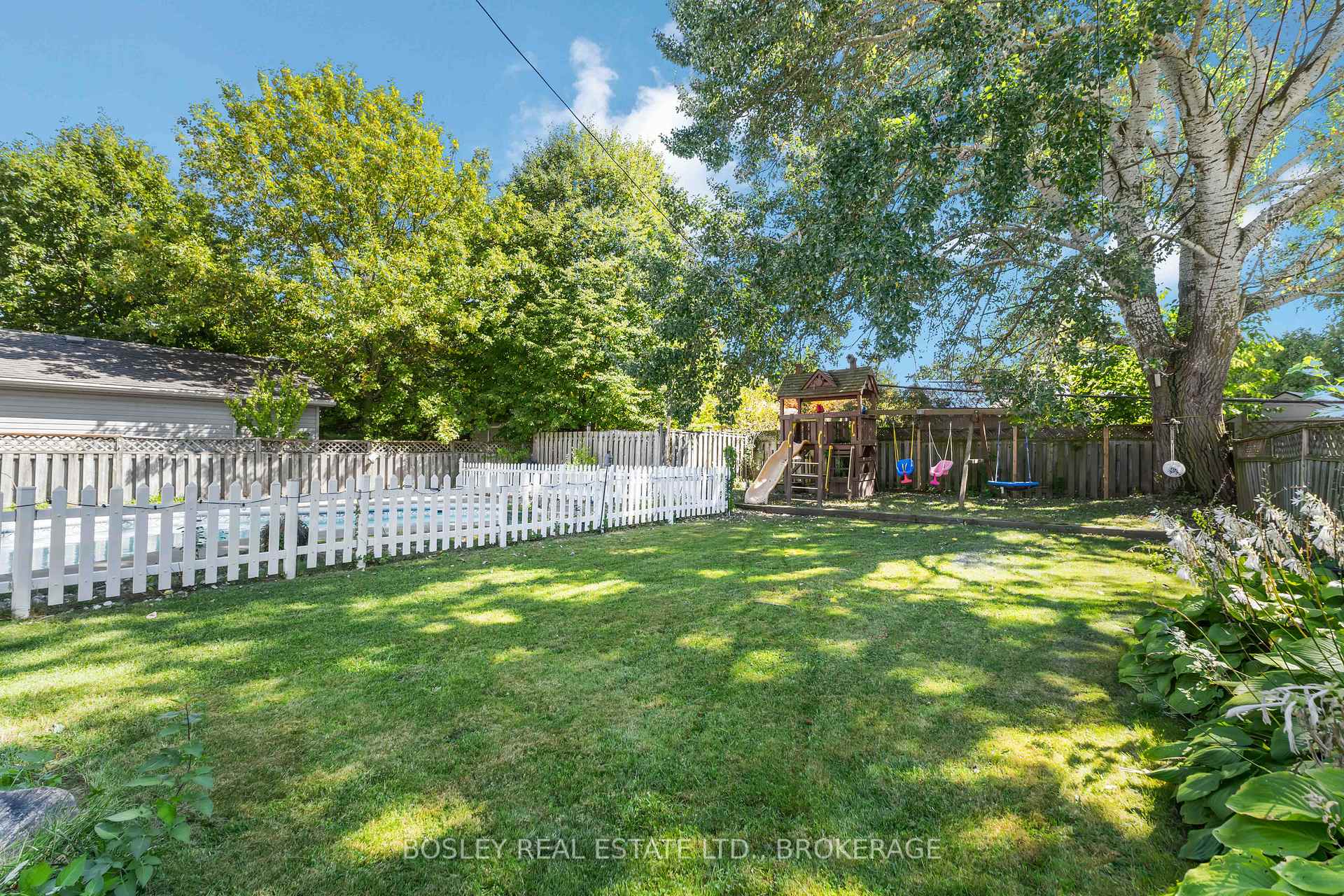 Photo 39 of 301 Pelham Road, St. Catharines, Rykert/Vansickle — HOMEH