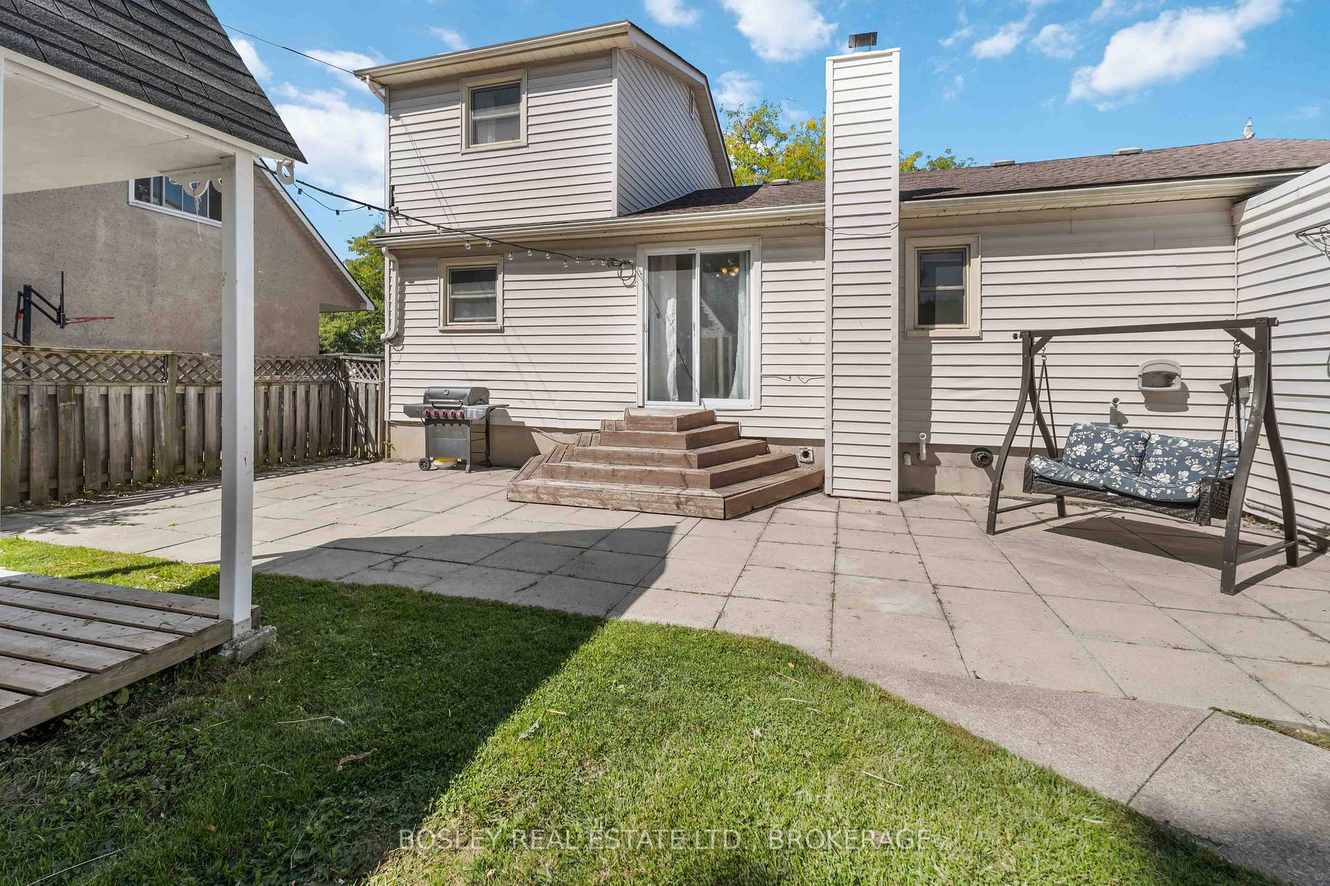 Photo 45 of 301 Pelham Road, St. Catharines, Rykert/Vansickle — HOMEH