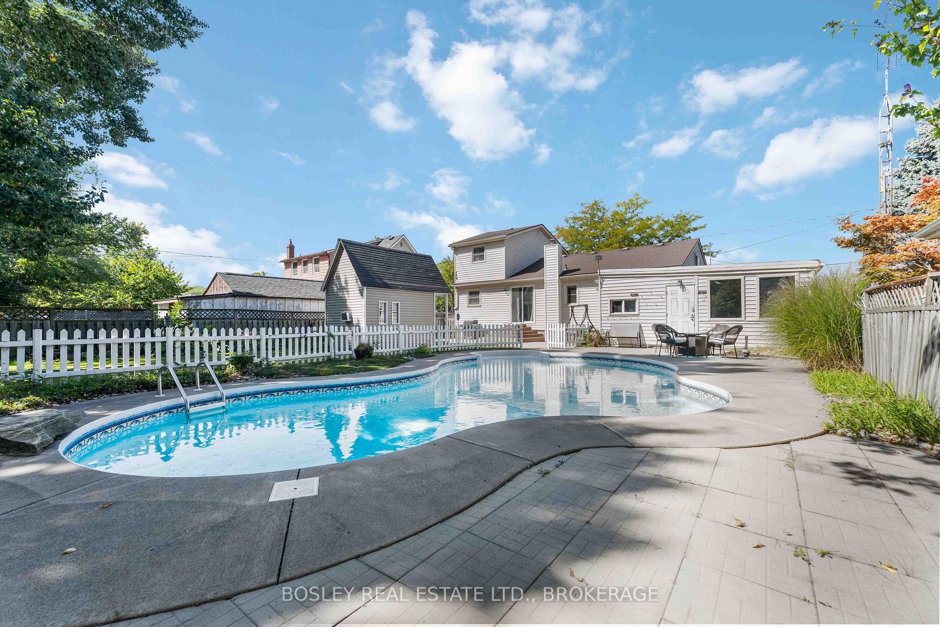 Photo 47 of 301 Pelham Road, St. Catharines, Rykert/Vansickle — HOMEH