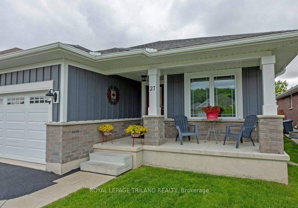Photo 3 of 27 Foxtail Lane, St. Thomas — HOMEH