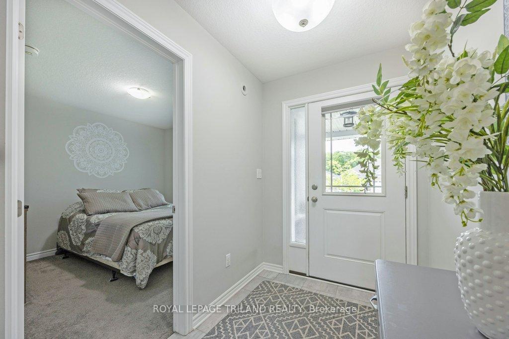 Photo 4 of 27 Foxtail Lane, St. Thomas — HOMEH