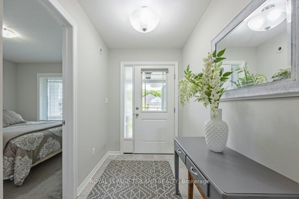 Photo 5 of 27 Foxtail Lane, St. Thomas — HOMEH
