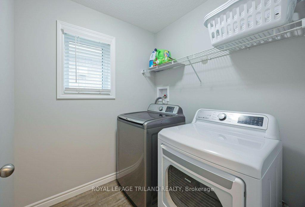 Photo 9 of 27 Foxtail Lane, St. Thomas — HOMEH