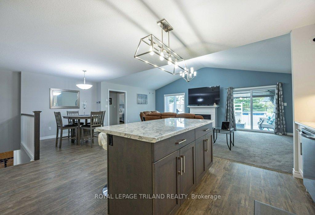 Photo 14 of 27 Foxtail Lane, St. Thomas — HOMEH