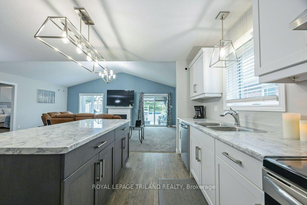 Photo 15 of 27 Foxtail Lane, St. Thomas — HOMEH