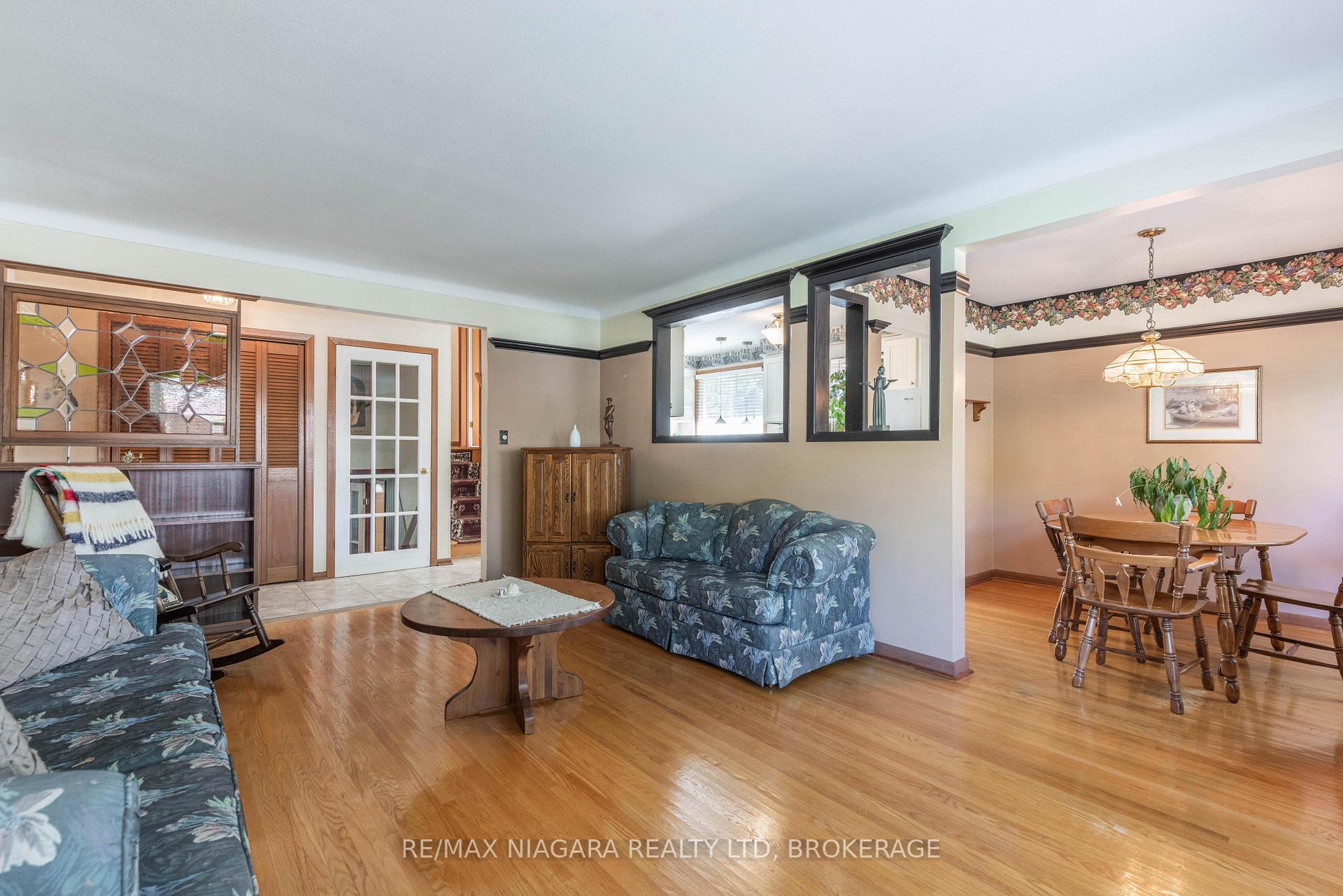 Photo 7 of 8 Jefferson Drive, St. Catharines, Lakeport — HOMEH
