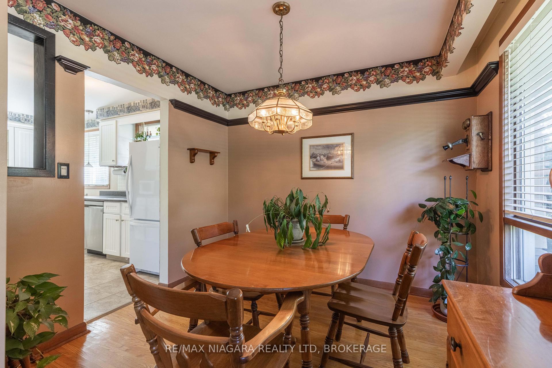 Photo 8 of 8 Jefferson Drive, St. Catharines, Lakeport — HOMEH
