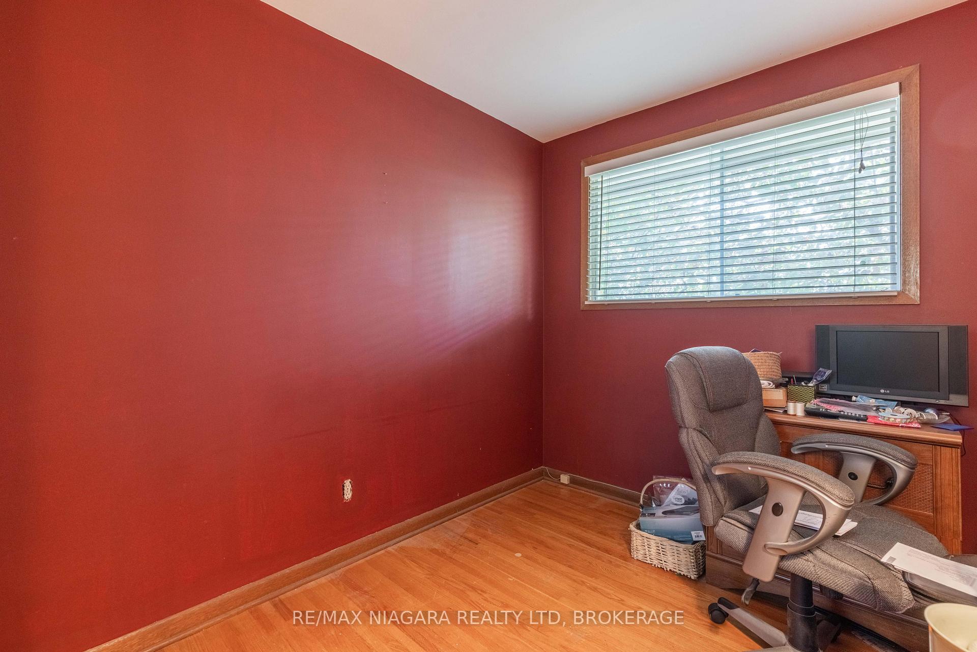 Photo 15 of 8 Jefferson Drive, St. Catharines, Lakeport — HOMEH