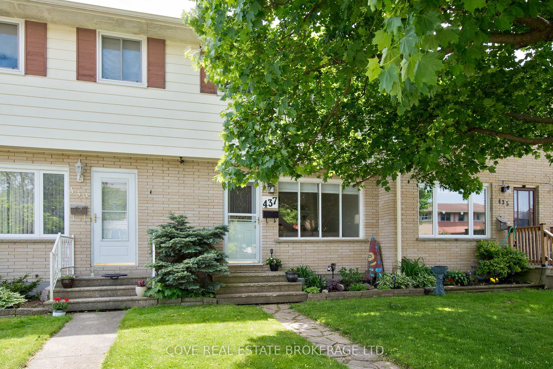 Photo 2 of 437 Forest Avenue, St. Thomas — HOMEH