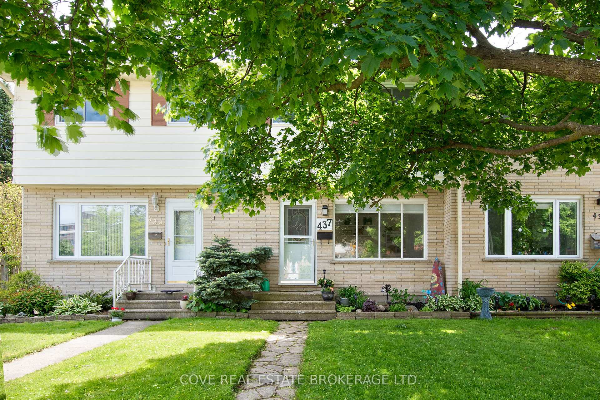 Photo 3 of 437 Forest Avenue, St. Thomas — HOMEH