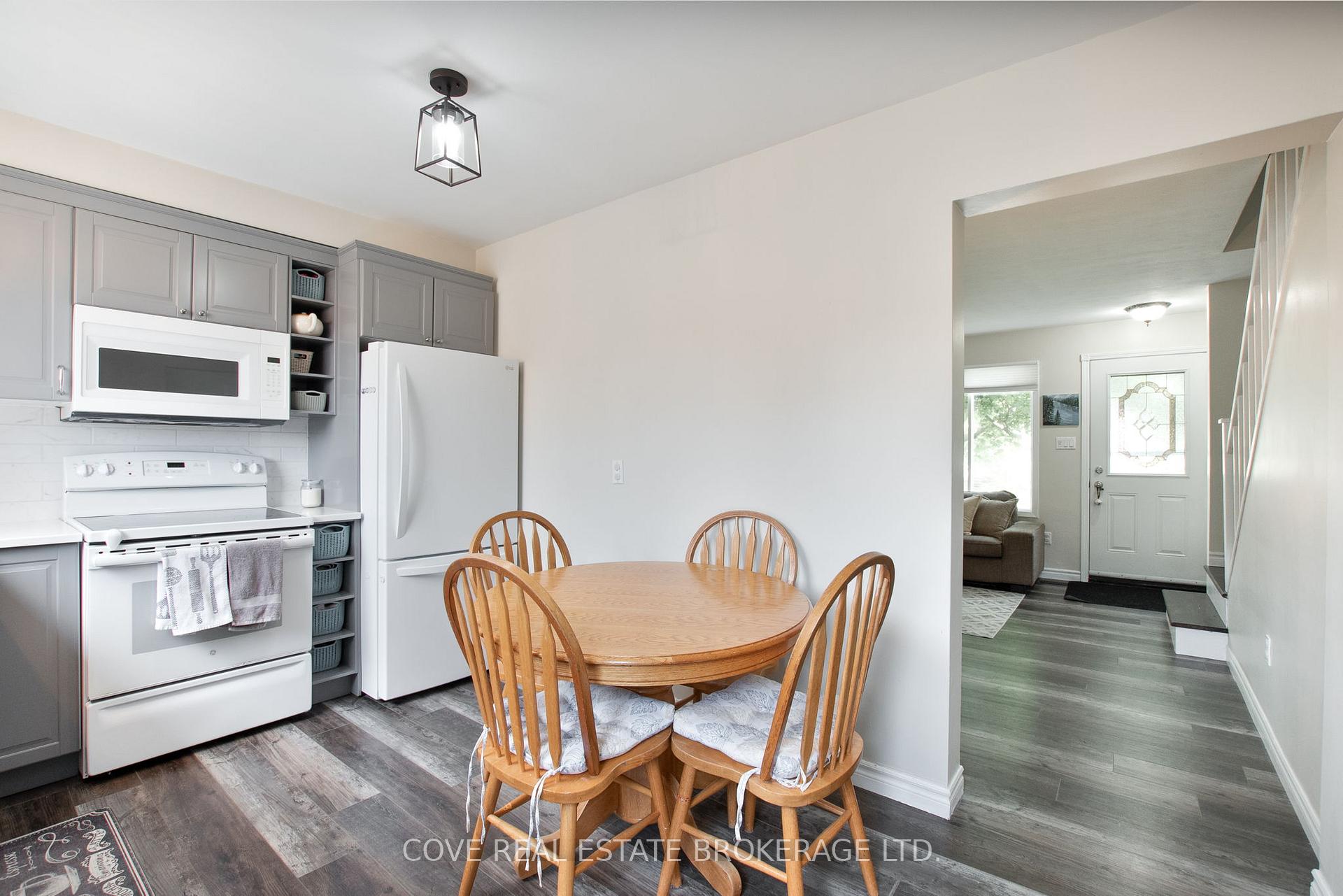 Photo 9 of 437 Forest Avenue, St. Thomas — HOMEH
