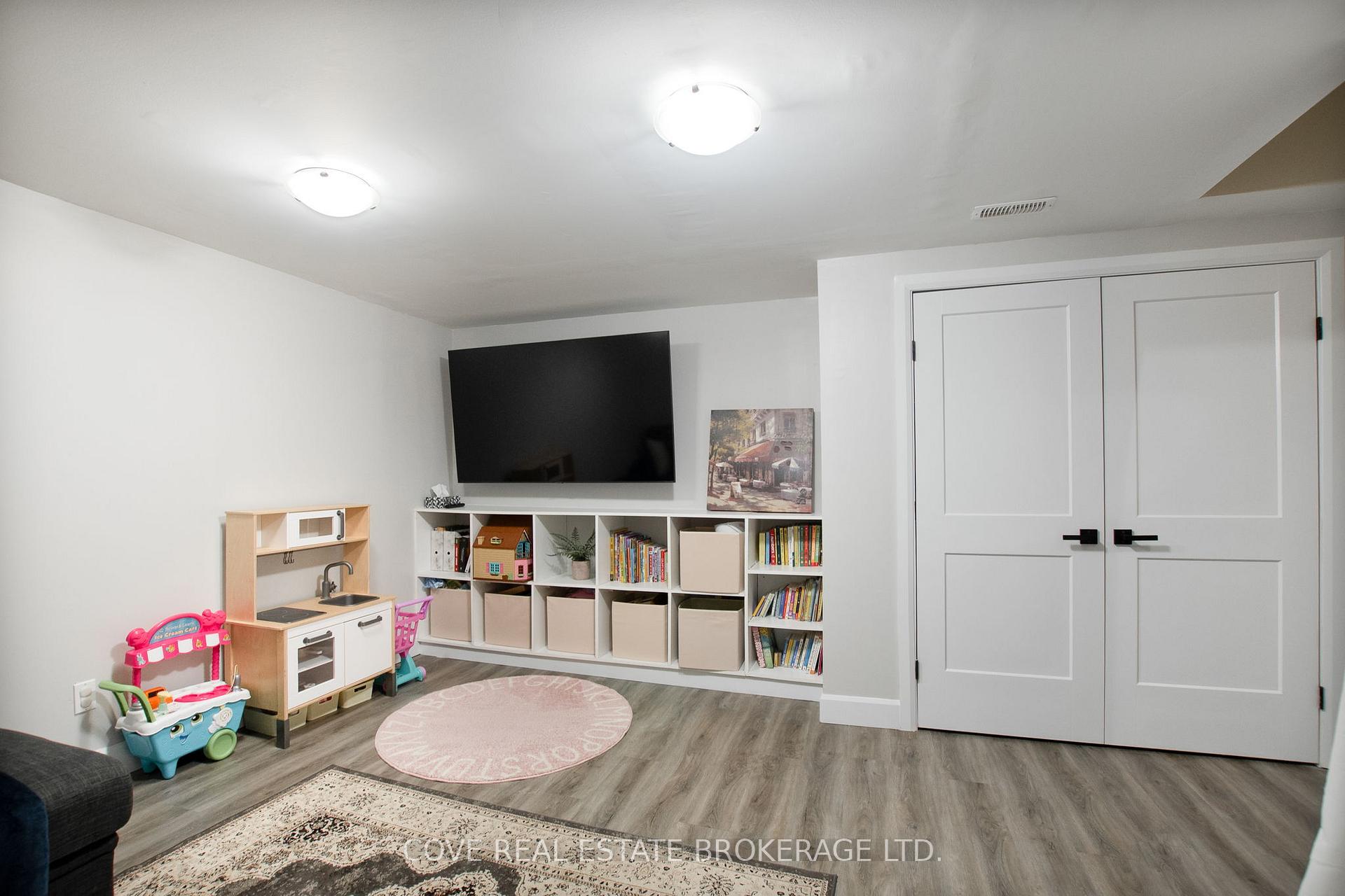 Photo 23 of 437 Forest Avenue, St. Thomas — HOMEH