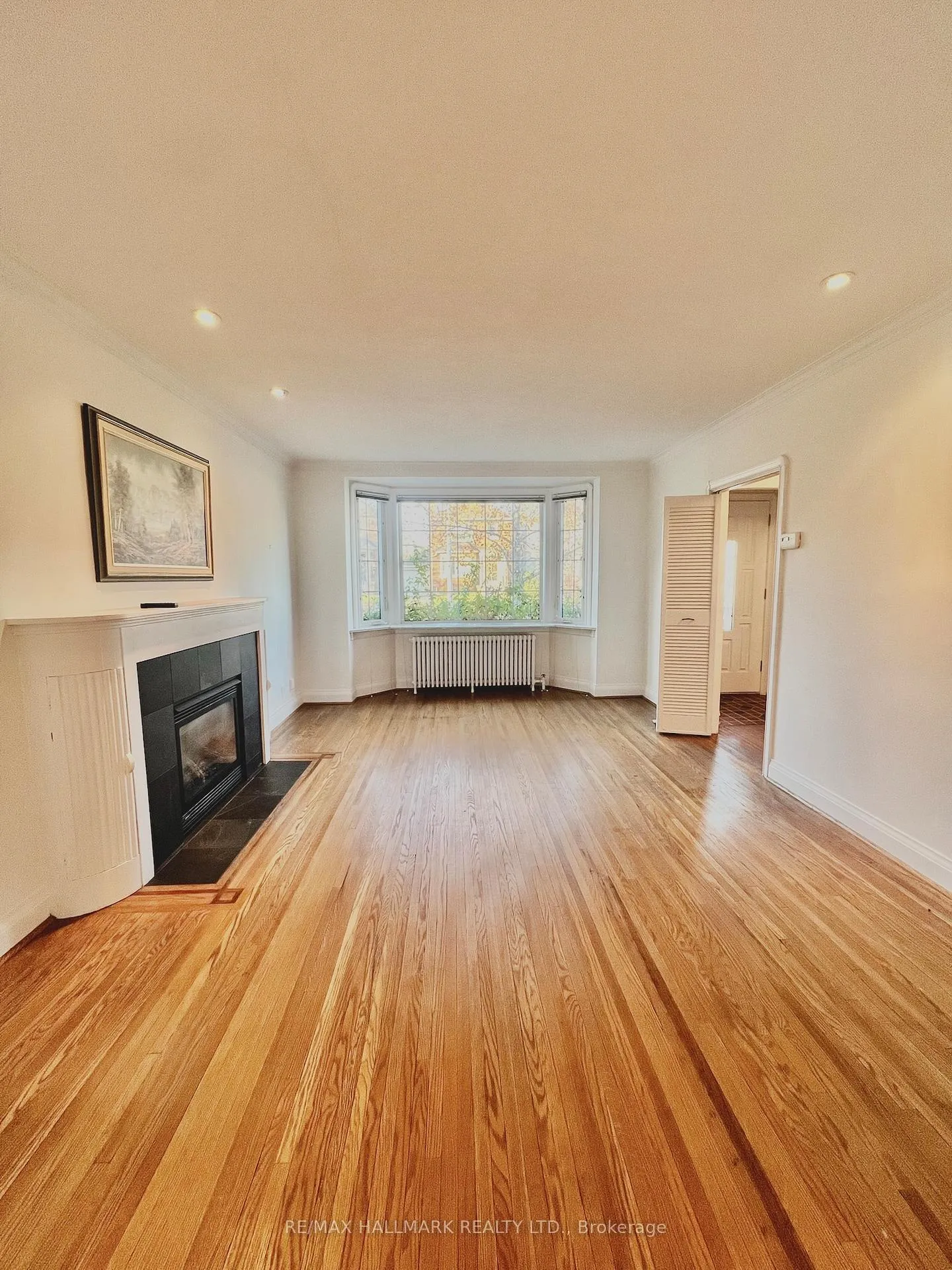 Photo 2 of 59 Divadale Drive, Toronto, Leaside — HOMEH
