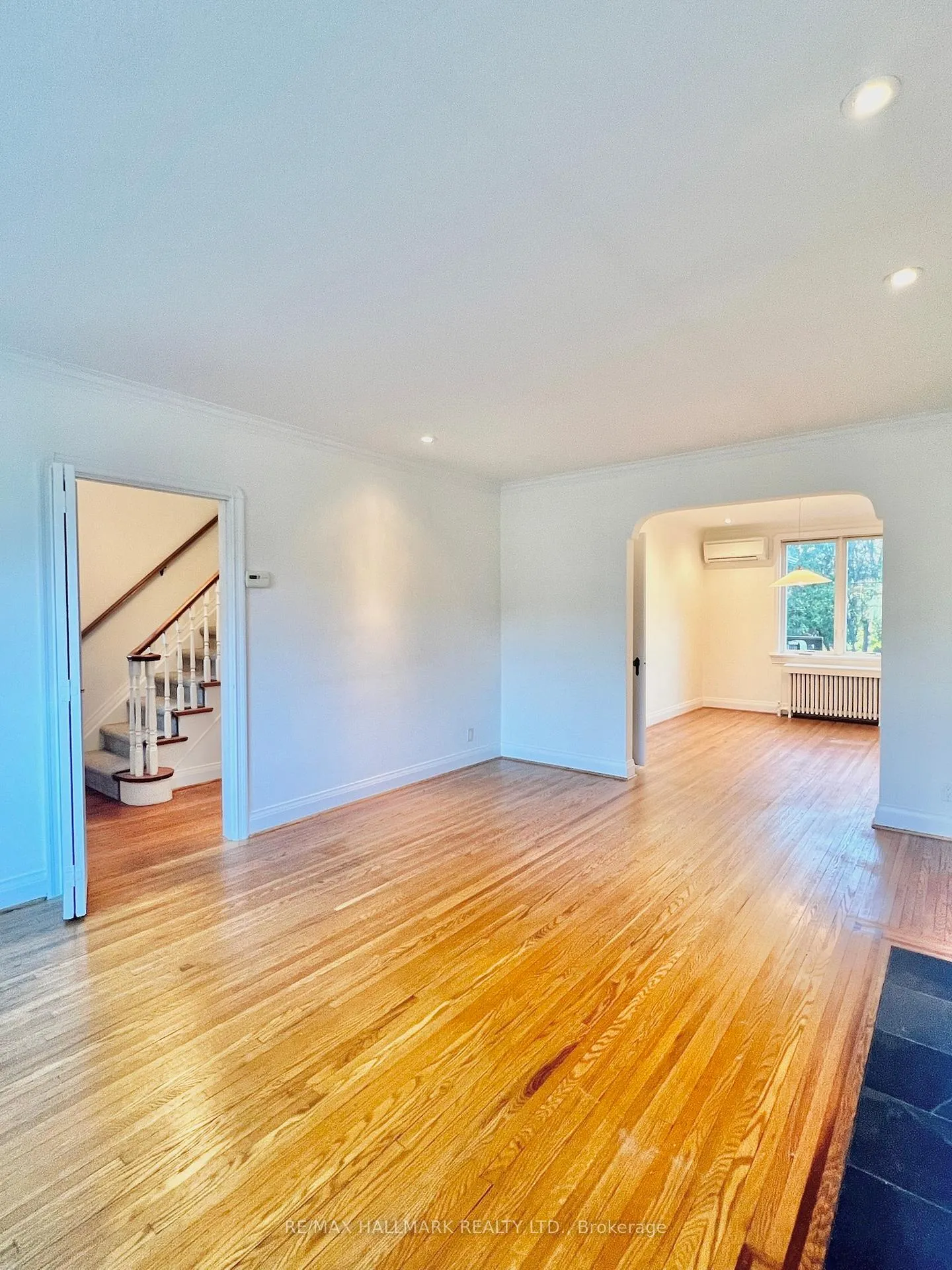 Photo 3 of 59 Divadale Drive, Toronto, Leaside — HOMEH