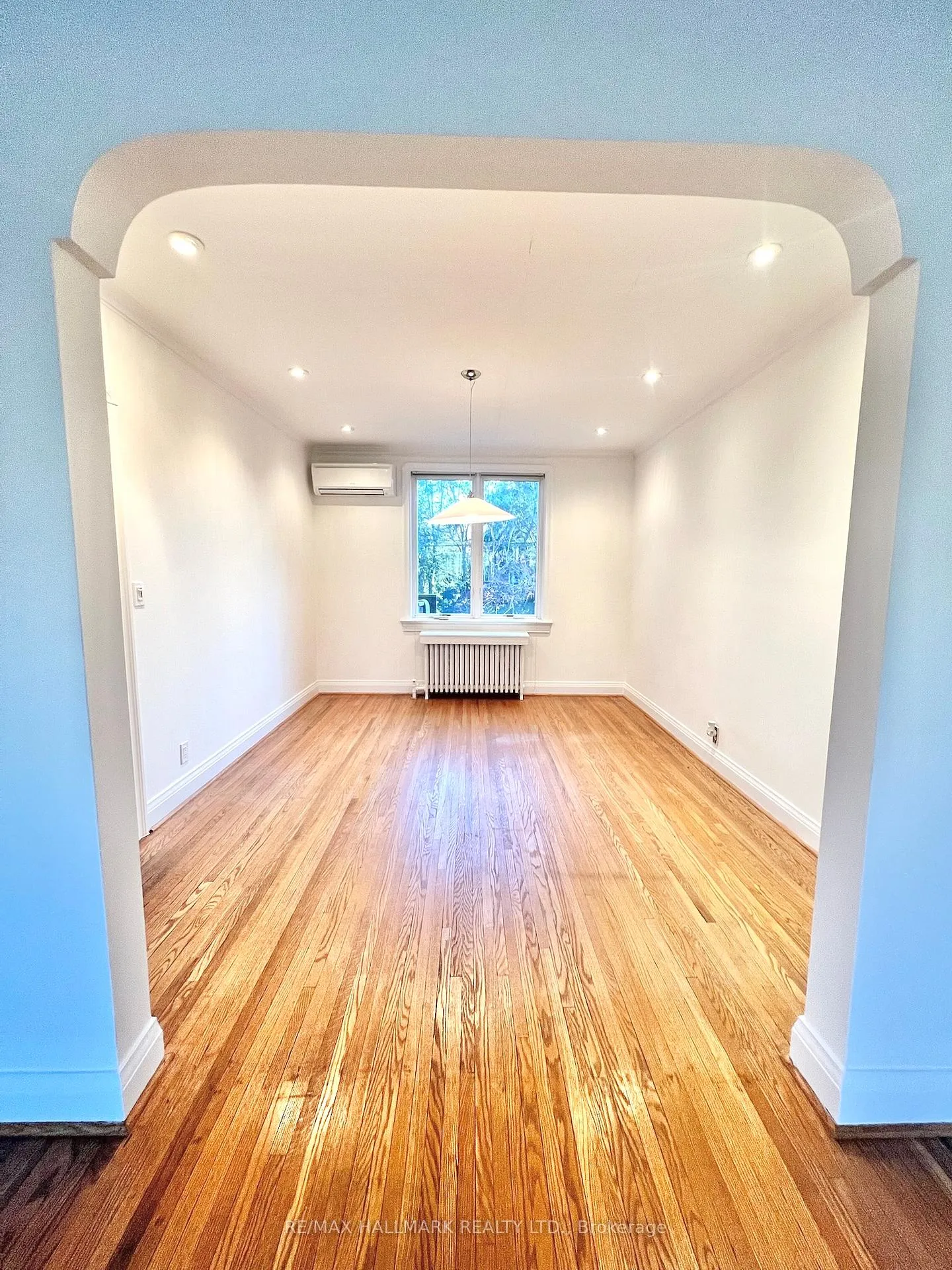Photo 5 of 59 Divadale Drive, Toronto, Leaside — HOMEH