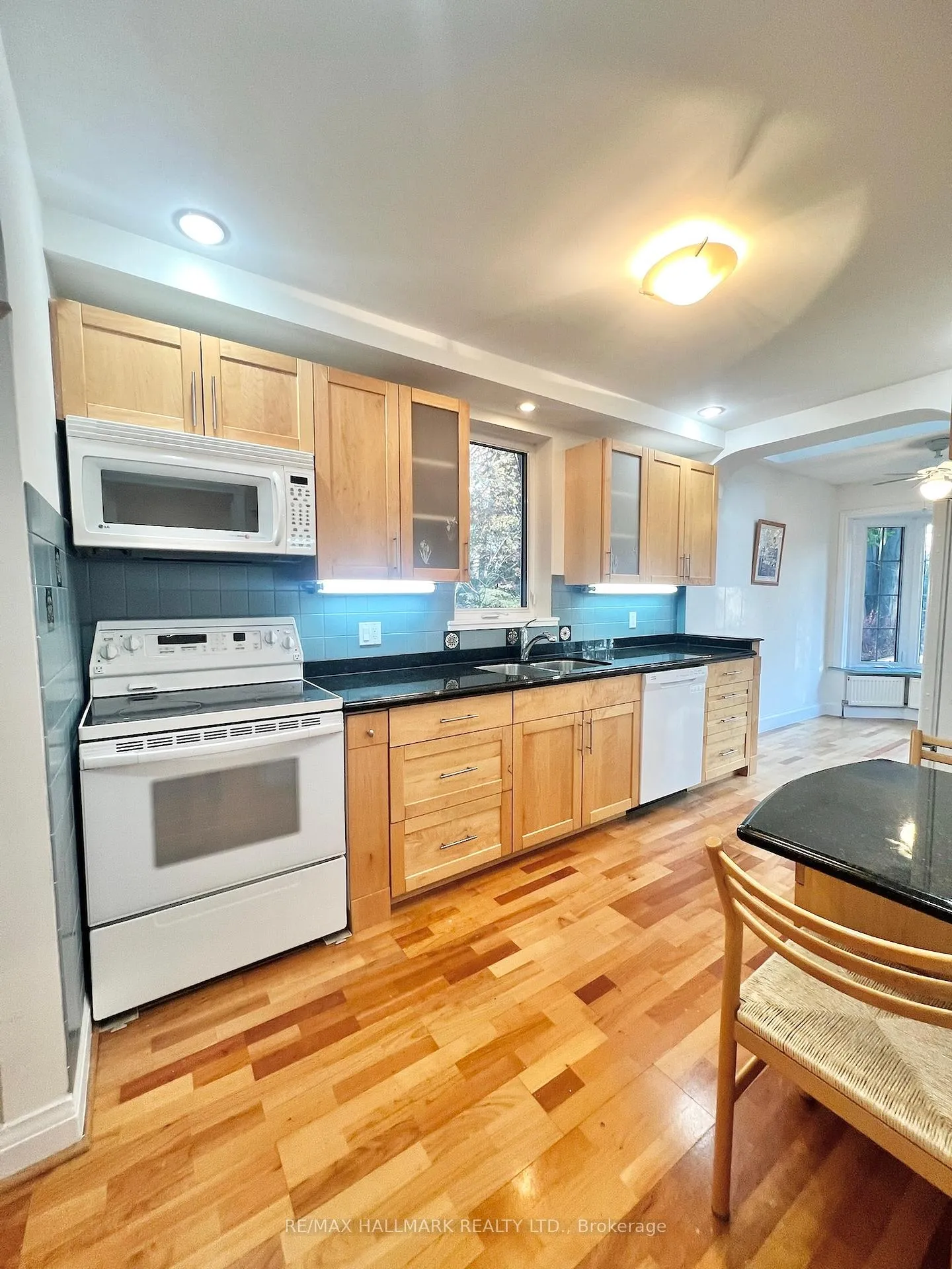 Photo 8 of 59 Divadale Drive, Toronto, Leaside — HOMEH