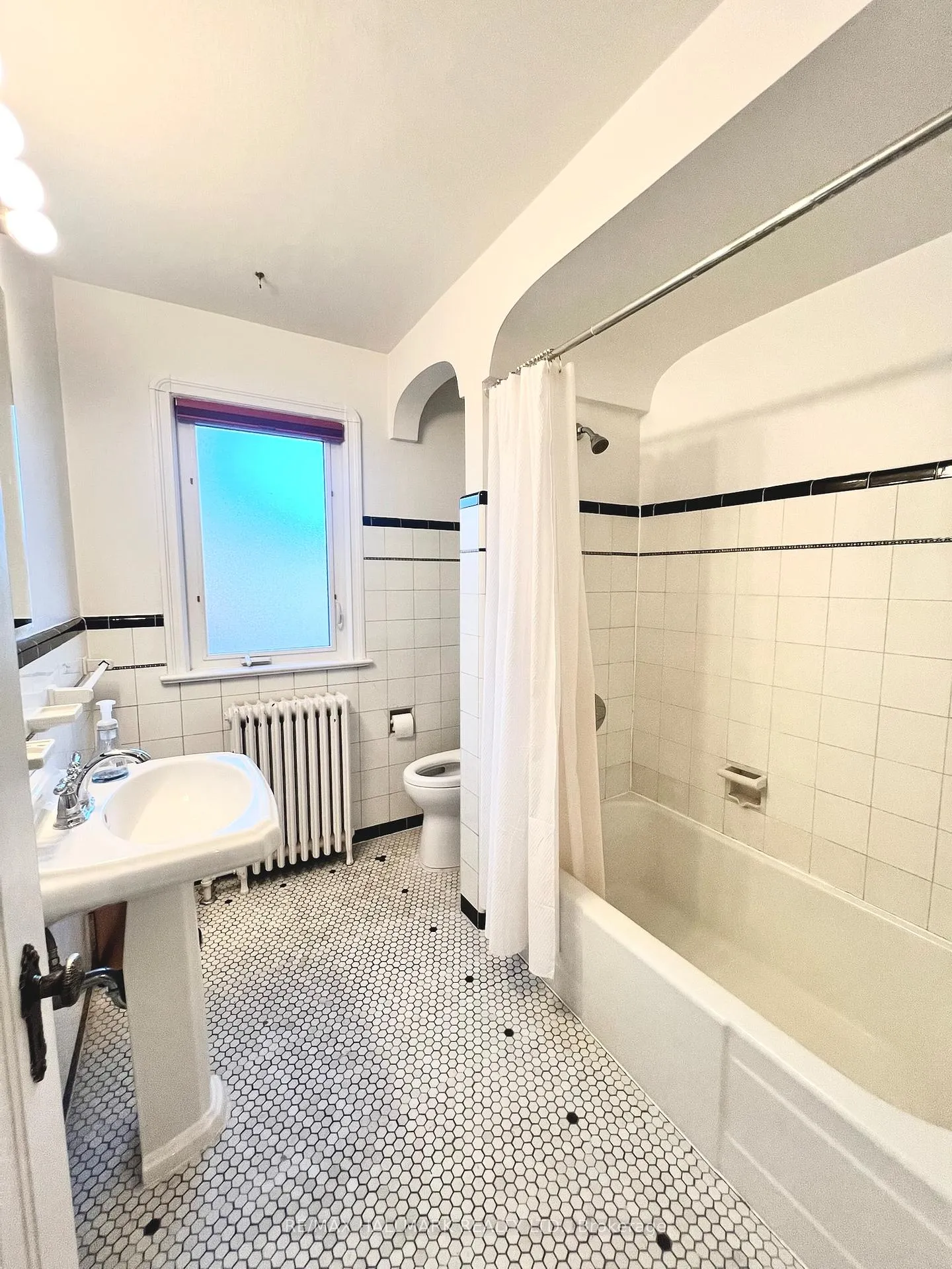 Photo 20 of 59 Divadale Drive, Toronto, Leaside — HOMEH