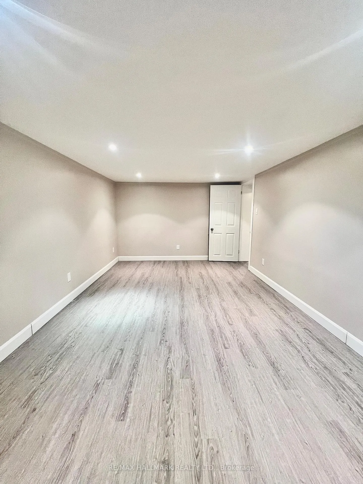 Photo 23 of 59 Divadale Drive, Toronto, Leaside — HOMEH
