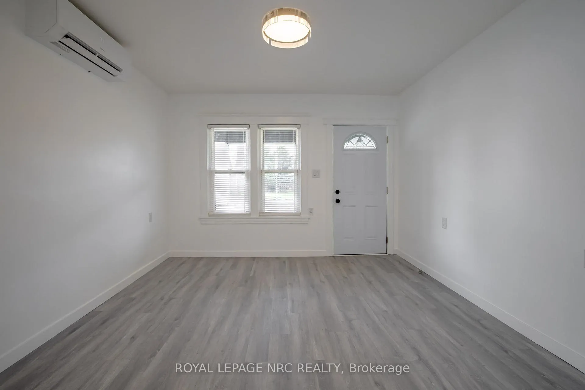 Photo 3 of 170 Niagara Street W, St. Catharines, E. Chester — HOMEH