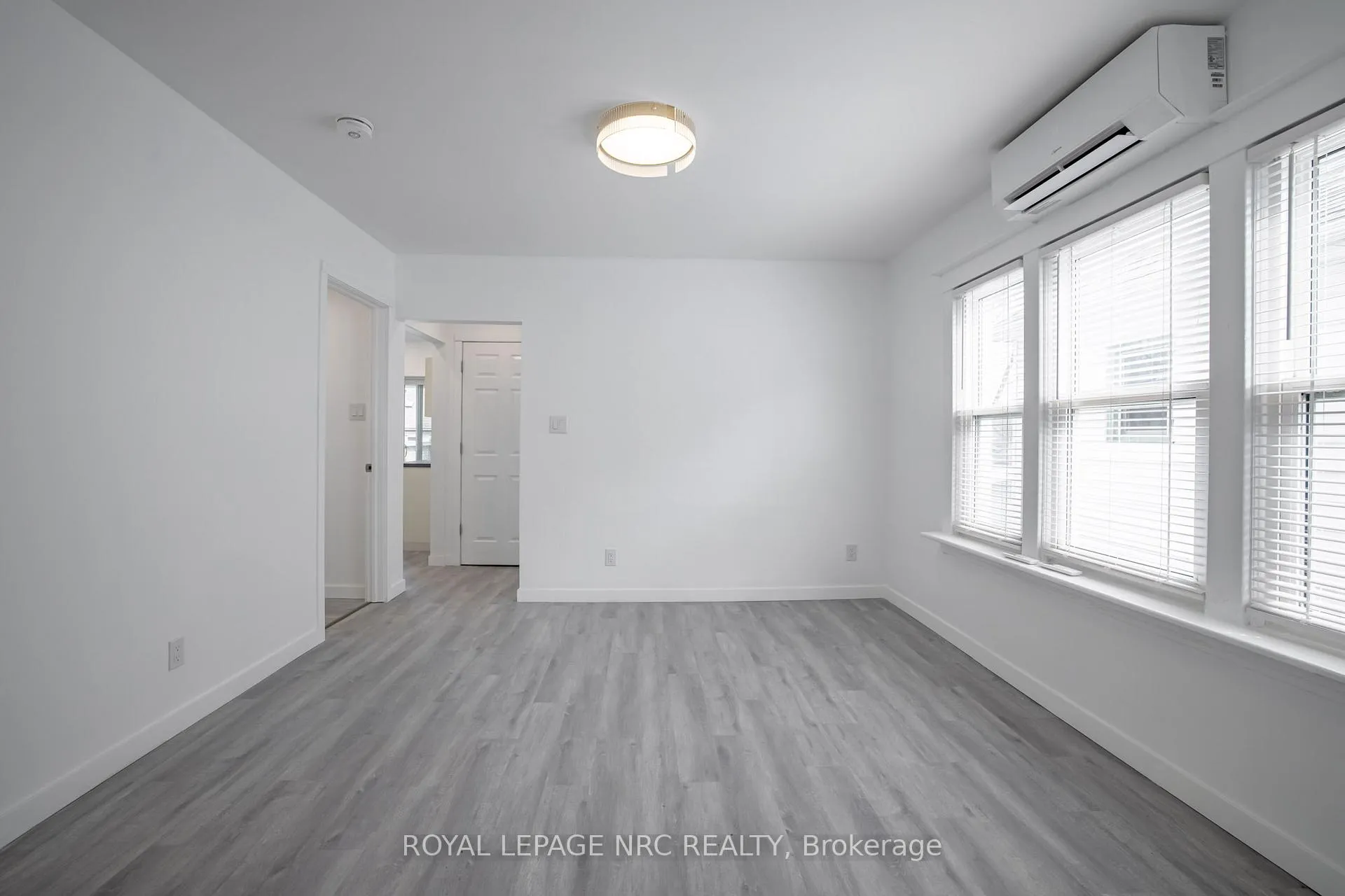 Photo 6 of 170 Niagara Street W, St. Catharines, E. Chester — HOMEH