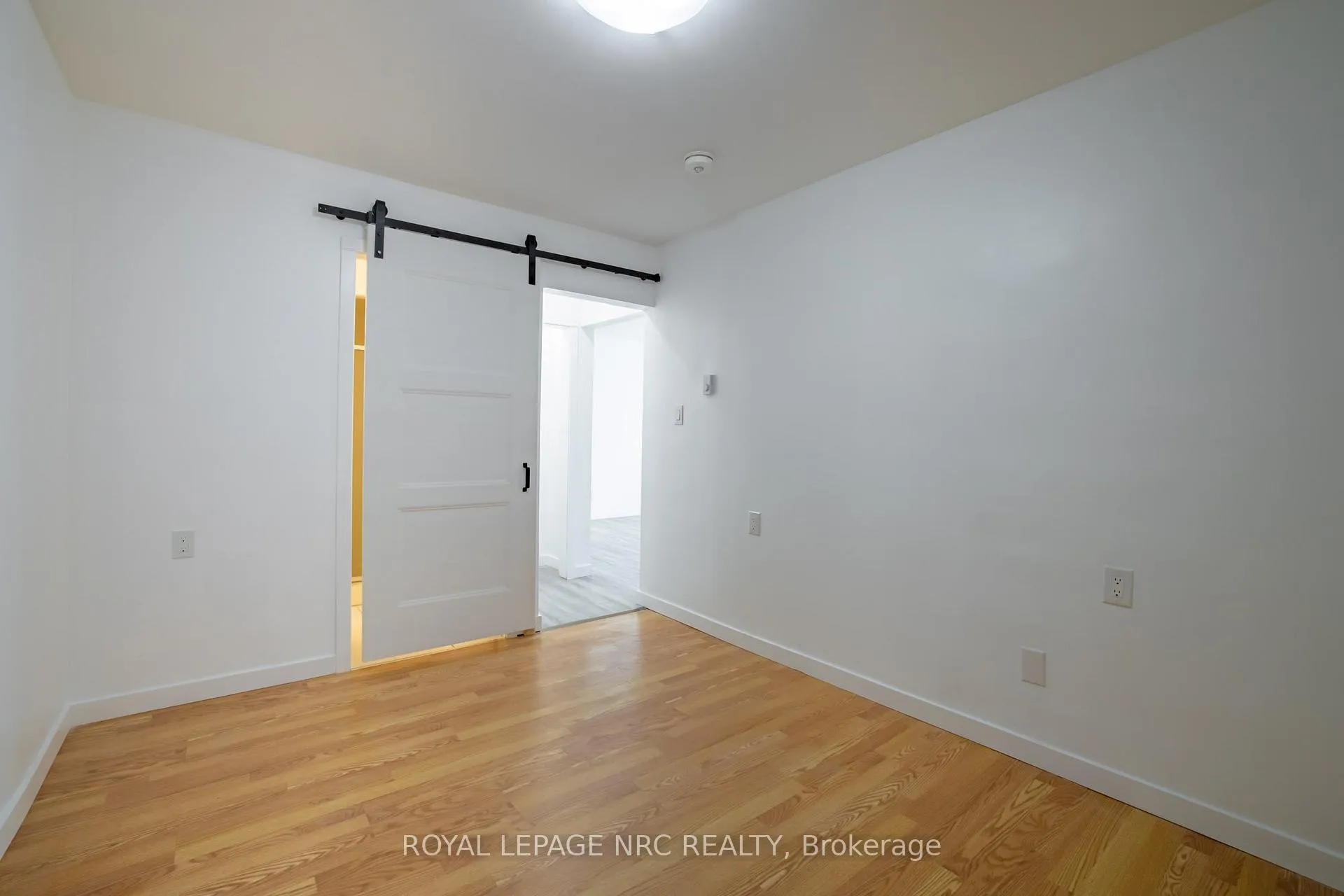 Photo 9 of 170 Niagara Street W, St. Catharines, E. Chester — HOMEH